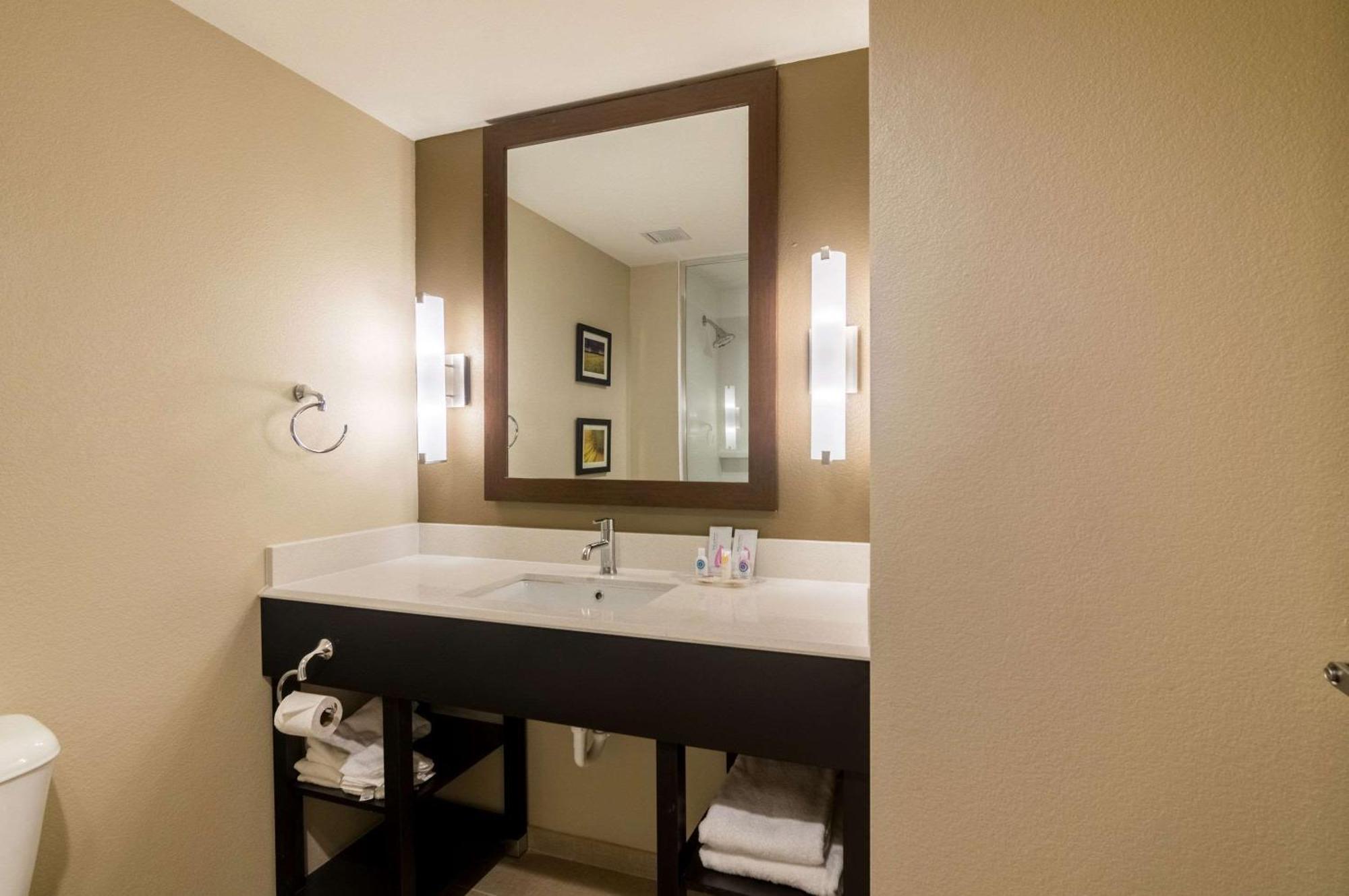 Comfort Suites Meridian And I-40 Οκλαχόμα Εξωτερικό φωτογραφία