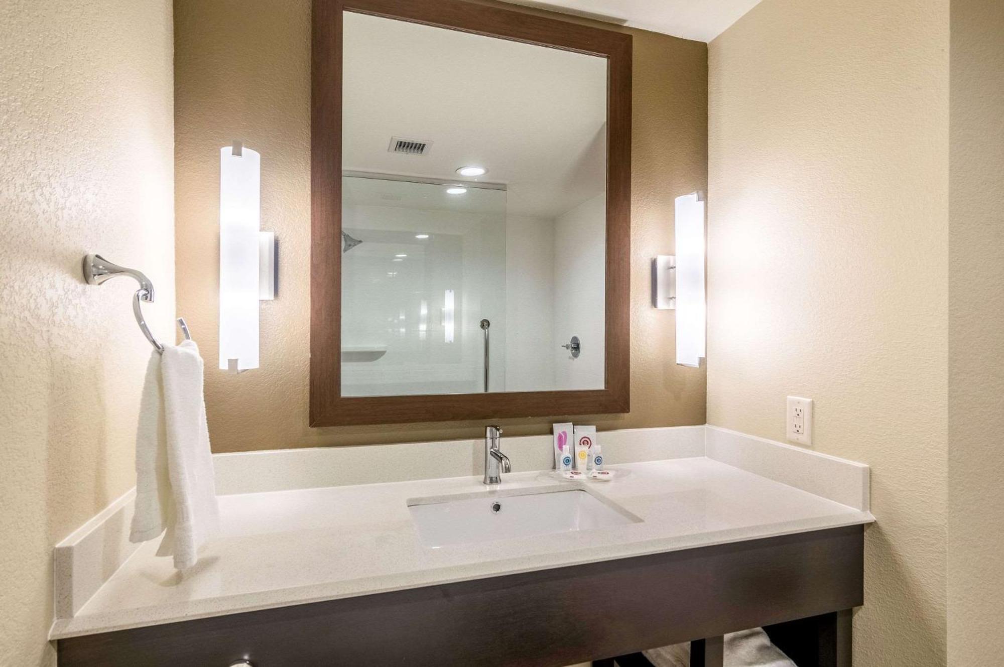 Comfort Suites Meridian And I-40 Οκλαχόμα Εξωτερικό φωτογραφία